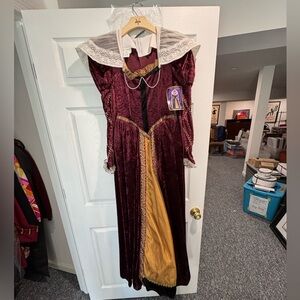 Elizabethan queen costume adult size small
